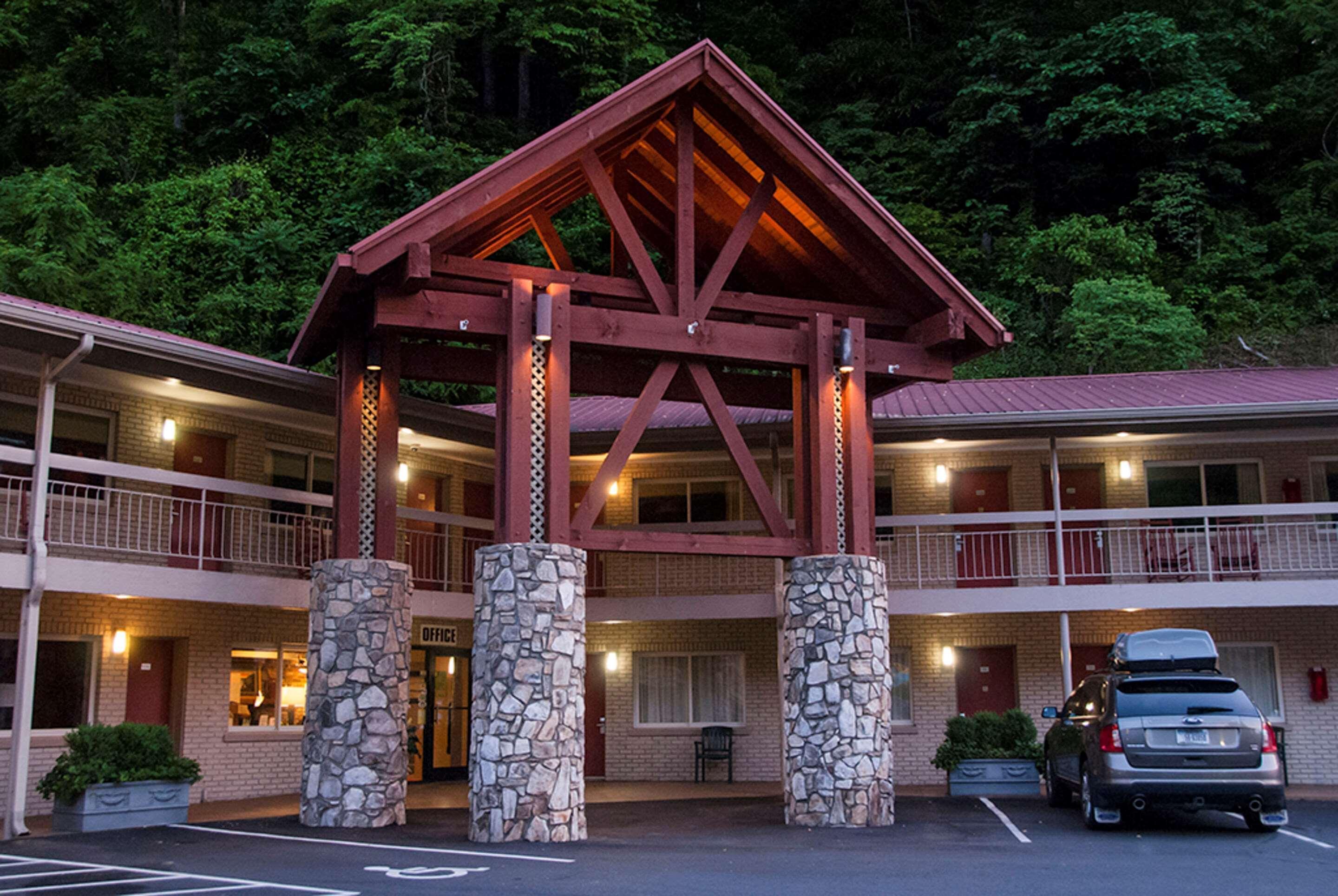Econo Lodge Cherokee Near River Park Екстериор снимка