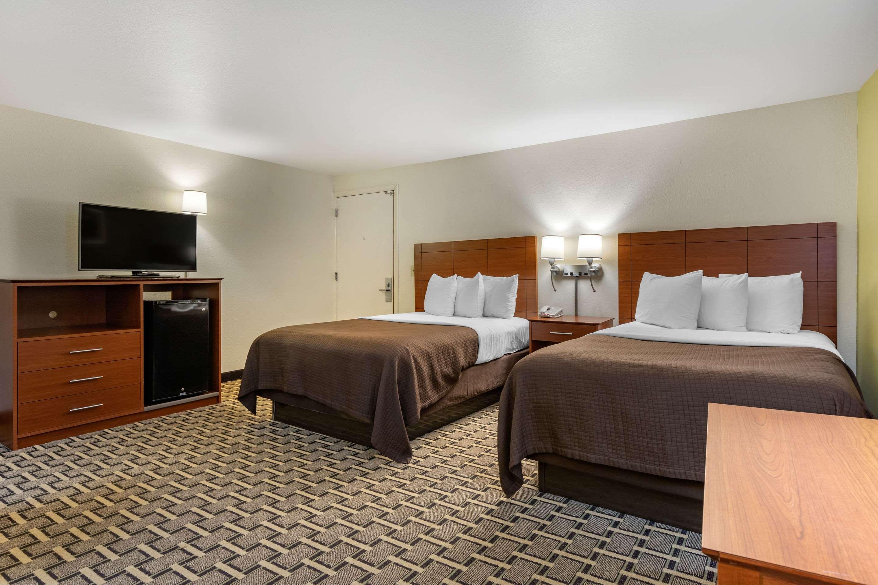 Econo Lodge Cherokee Near River Park Екстериор снимка