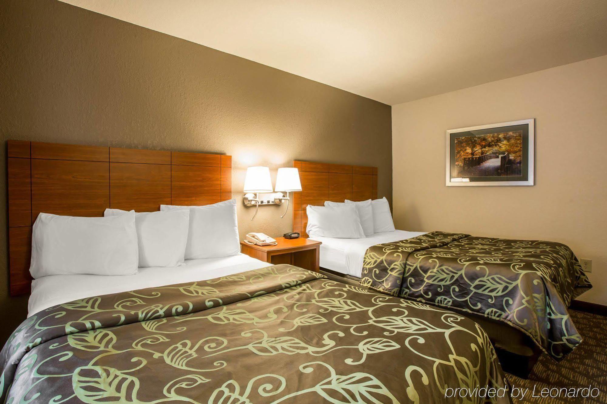 Econo Lodge Cherokee Near River Park Екстериор снимка