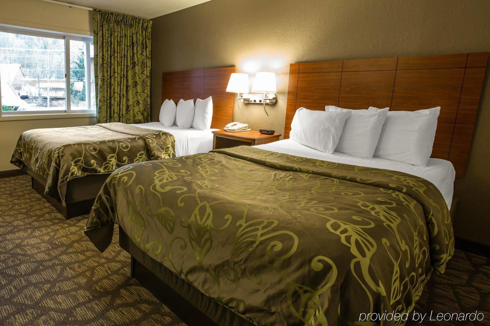 Econo Lodge Cherokee Near River Park Екстериор снимка