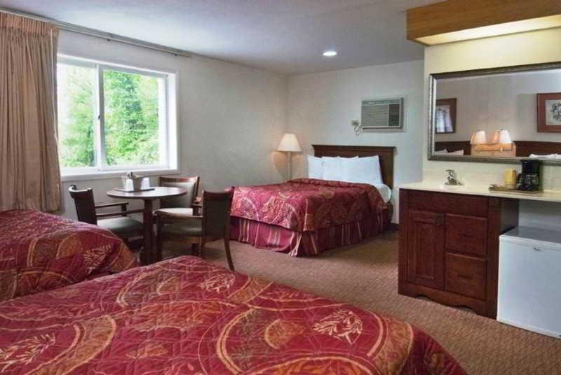 Econo Lodge Cherokee Near River Park Стая снимка