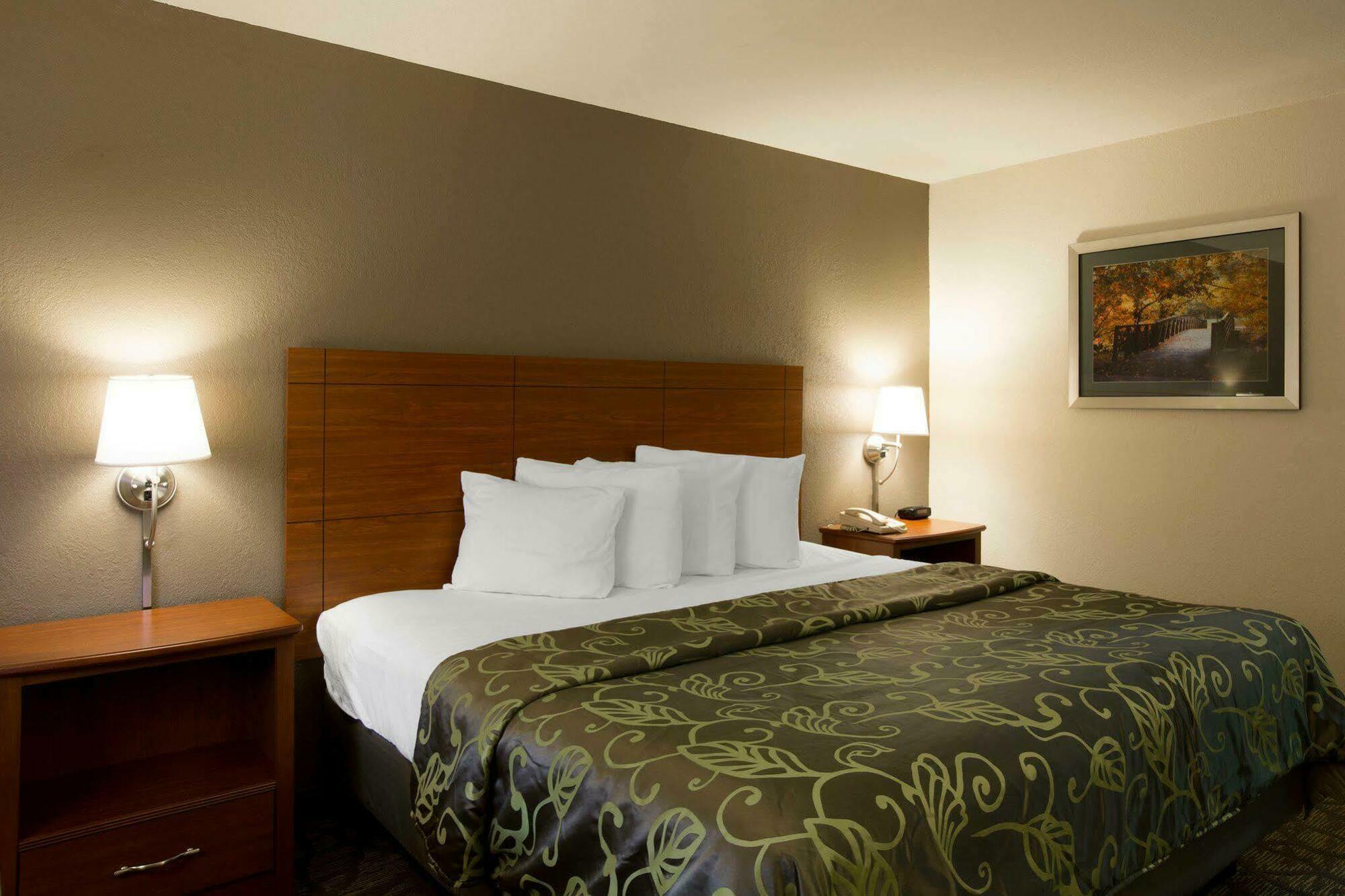 Econo Lodge Cherokee Near River Park Екстериор снимка